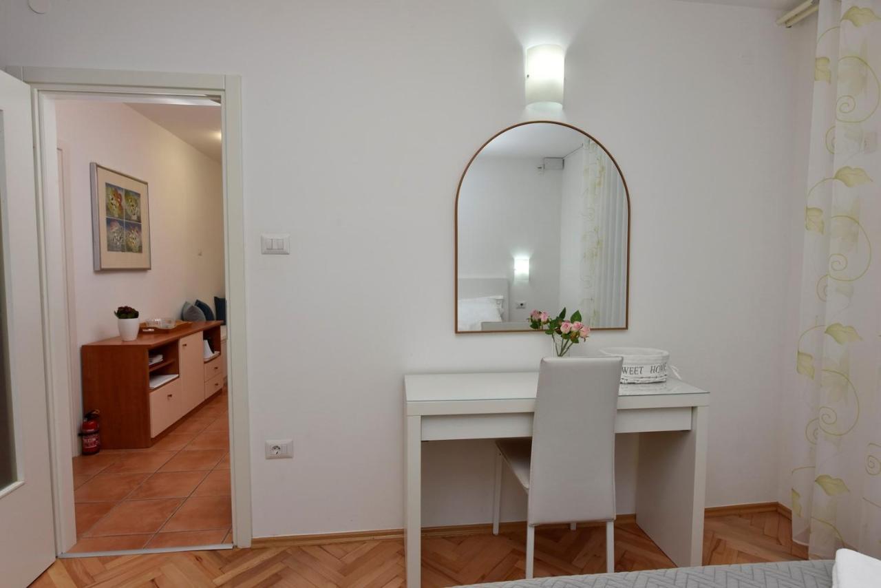 Apartments Lavizatic Porec Exterior photo